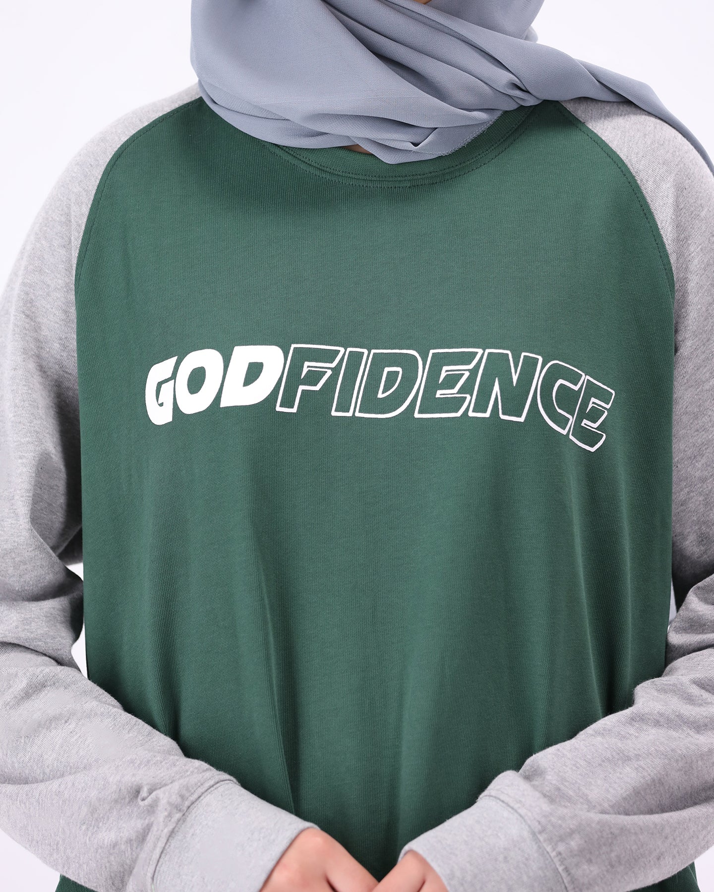 Godfidence Raglan Thobe